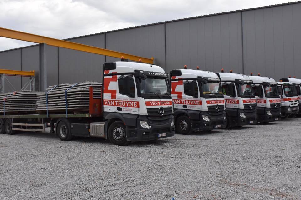 Betonnen welfsels op vrachtwagens Van Thuyne gewelven